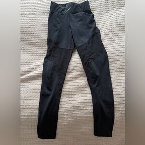 Nike AeroAdapt Black Leggings